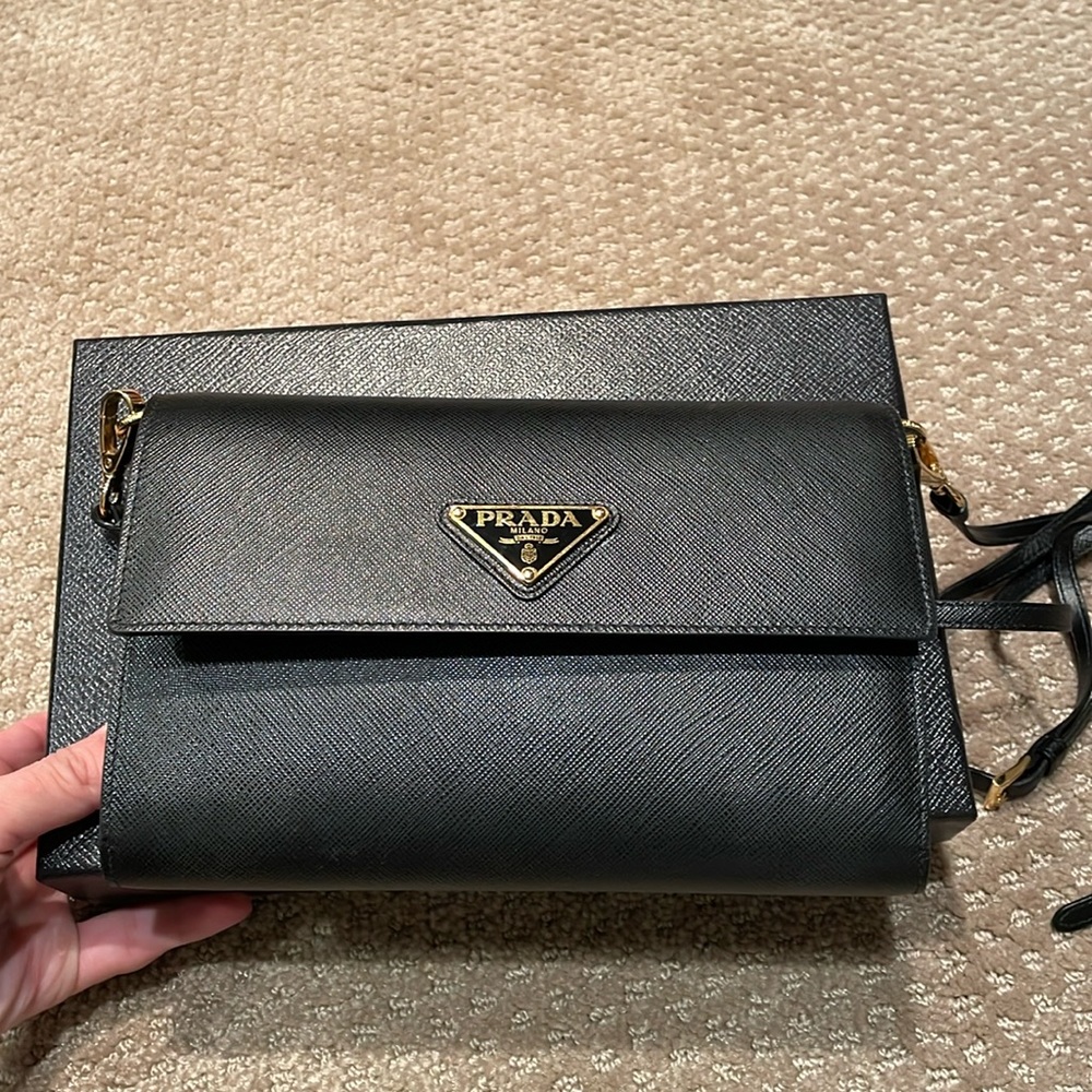 Prada wallet on chain
